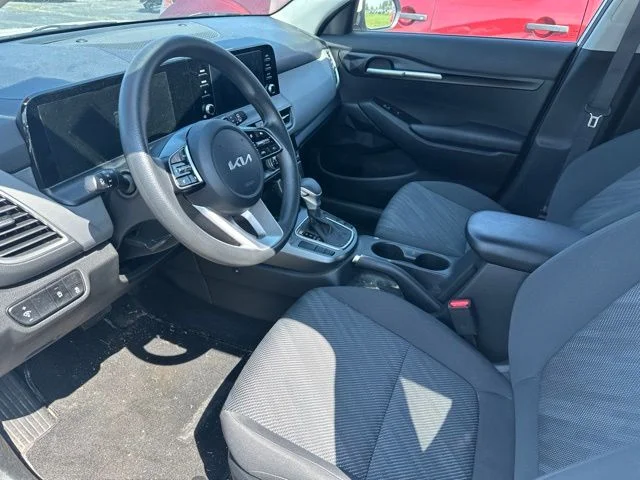 Certified Used 2024 White Kia LX image 4