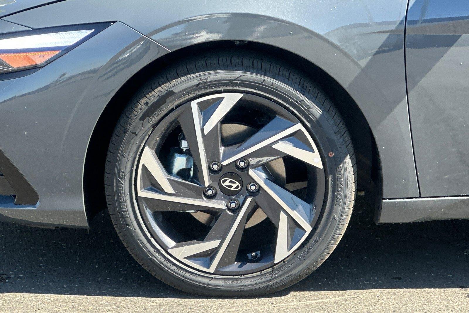 New 2026 Ecotronic Gray Hyundai Limited image 25