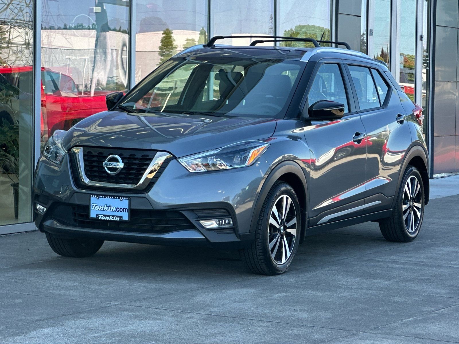 Used 2019 Gun Metallic Nissan SR image 7
