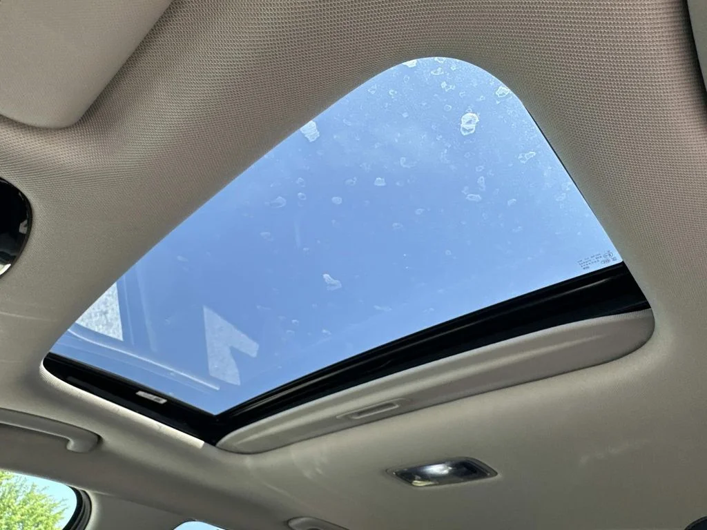 Used 2022 Gray Hyundai SEL image 4