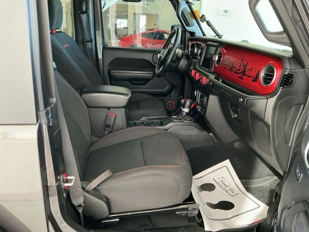 Used 2022 Crystal Metallic Jeep Rubicon image 23