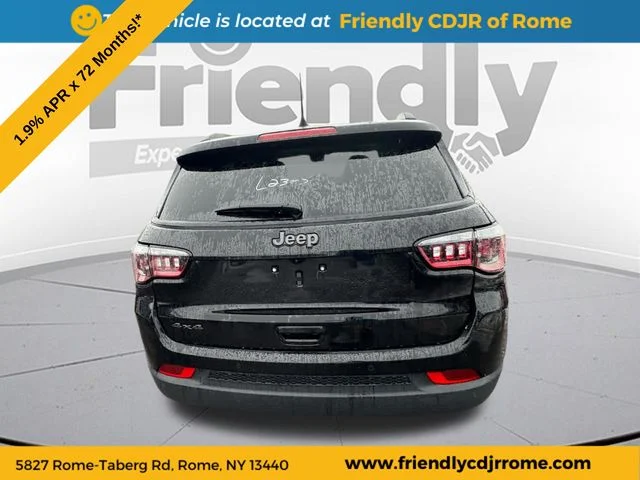 New 2026 Diamond Black Crystal Pearl-Coat Exterior Paint Jeep Limited image 7