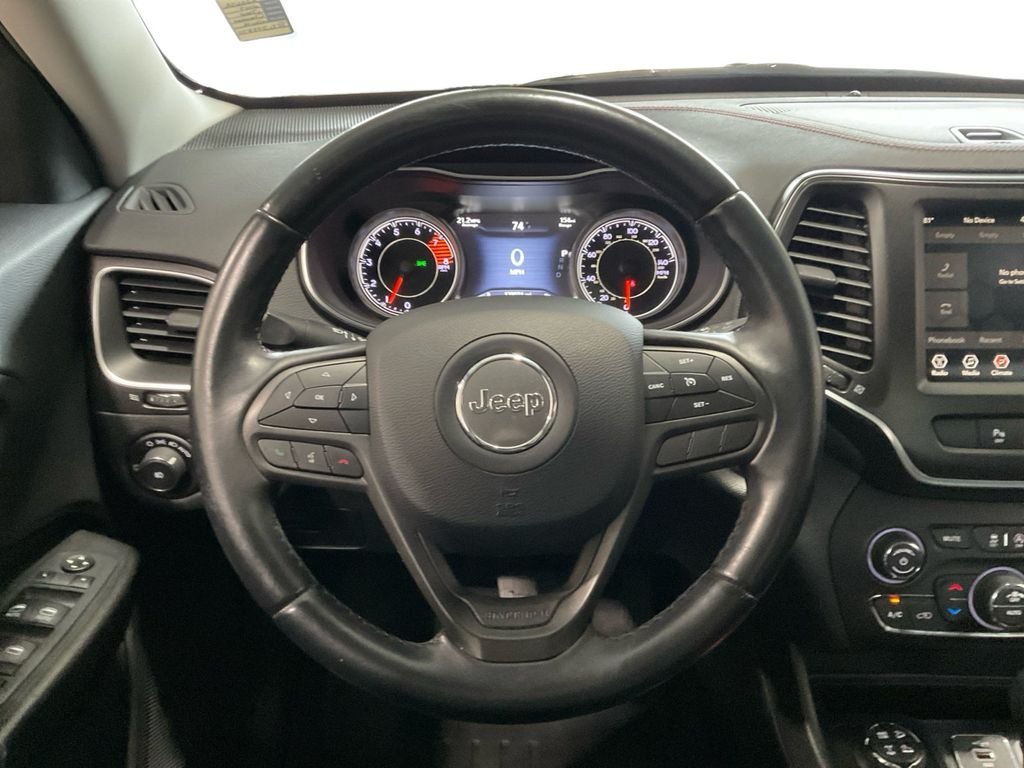 Used 2019 White Jeep Trailhawk image 17