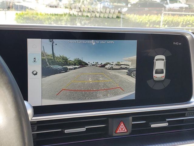 Used 2023 Gold Hyundai SEL image 18