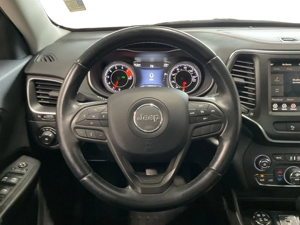 Used 2019 White Jeep Trailhawk image 17