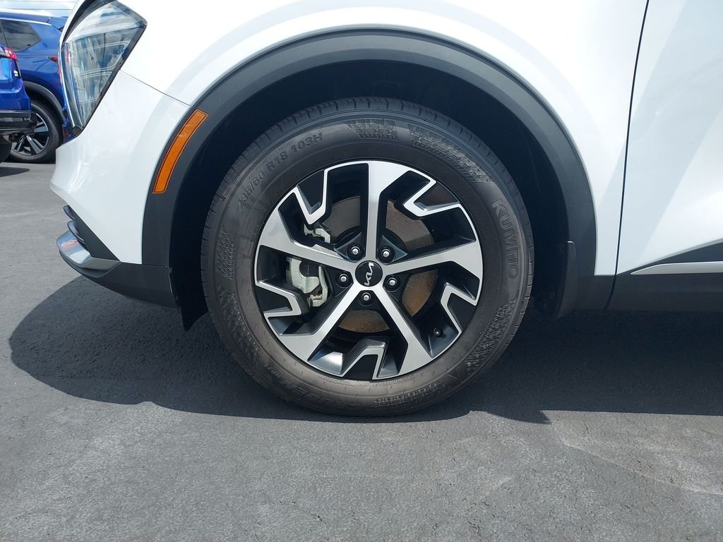 Used 2024 White Kia EX image 10