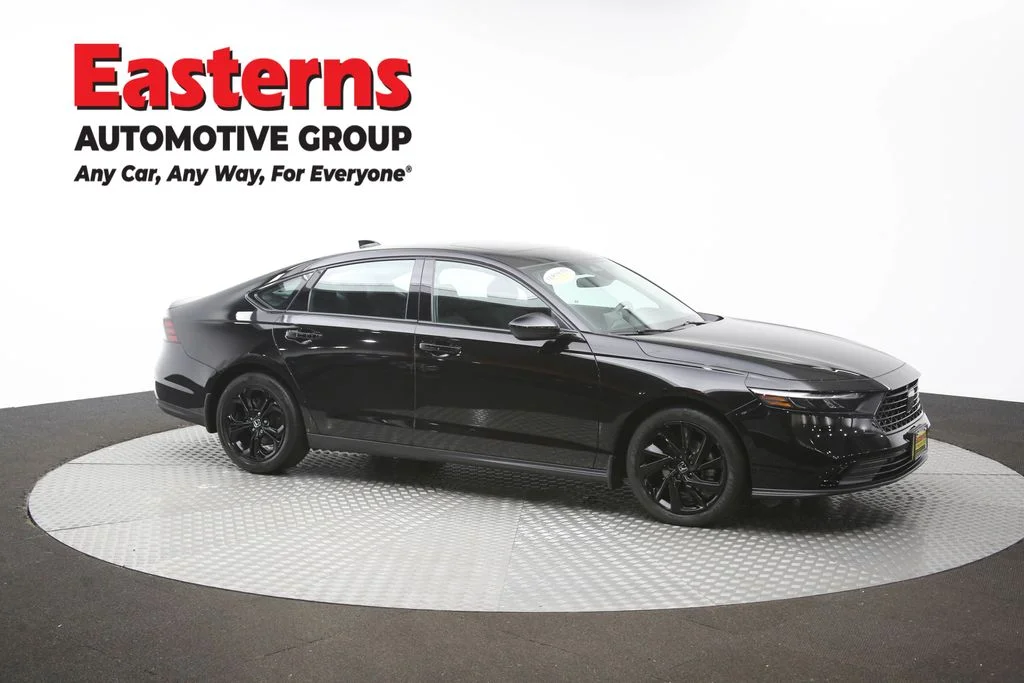 Used 2025 Black Honda SE image 47