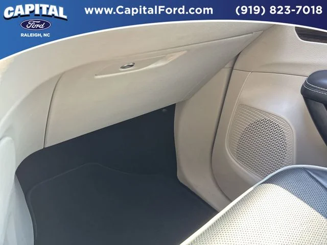 Used 2024 White Chrysler Limited image 27