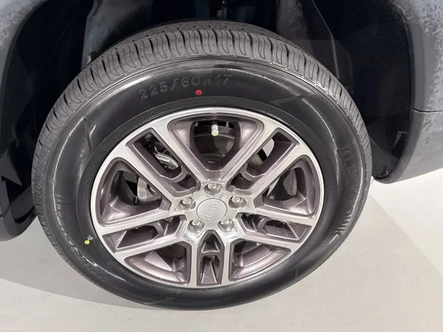 Used 2020 Blue Jeep Latitude image 7