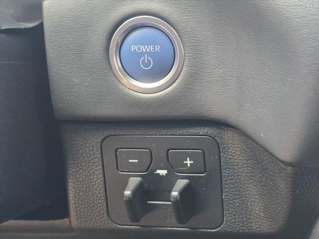 Certified Used 2024 WIND CHILL PEARL Toyota  image 10