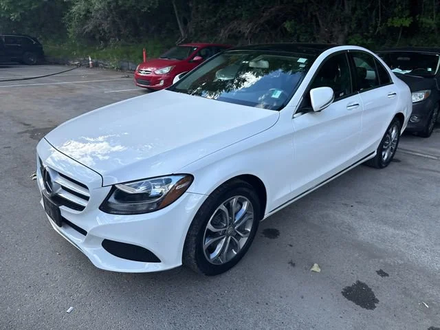 Used 2015  Mercedes-Benz C 300 image 3