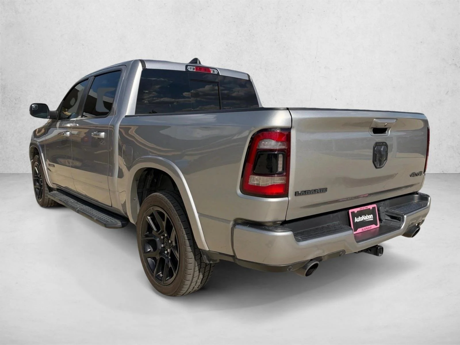 Used 2022 Billet Silver Metallic Clearcoat RAM Laramie image 8