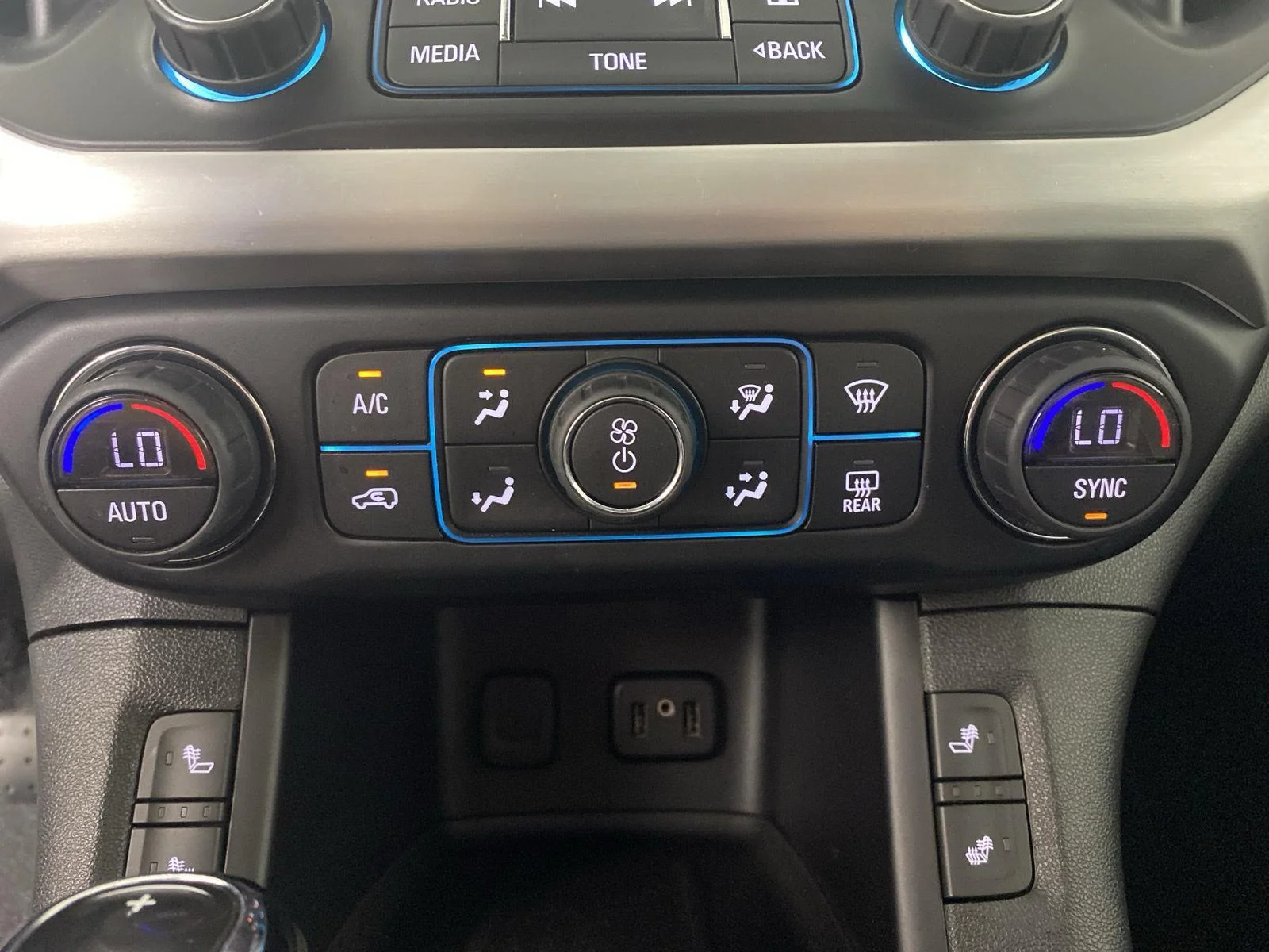 Used 2019 Smokey Quartz Metallic GMC SLT image 21