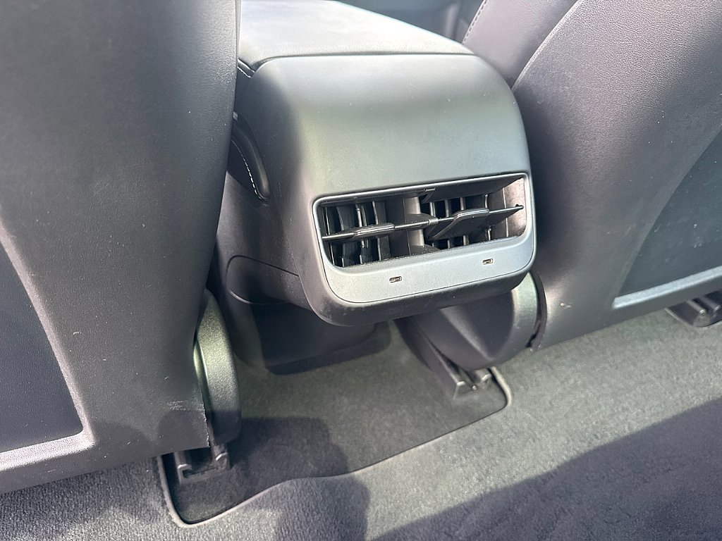 Used 2022 Black Tesla Long Range image 11
