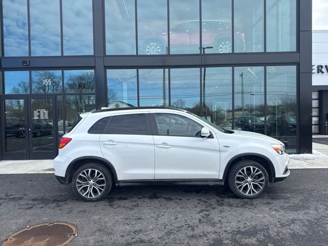Used 2019 White Mitsubishi 2.4 GT image 2
