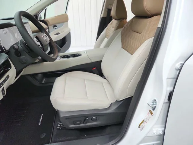 New 2026 White Nissan Platinum image 19