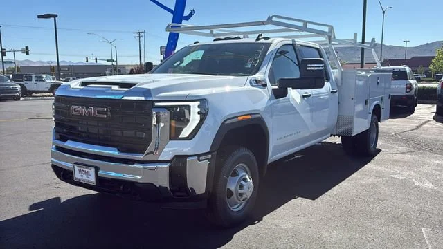 2026 GMC Sierra 3500 Chassis Cab Pro - Photo 7
