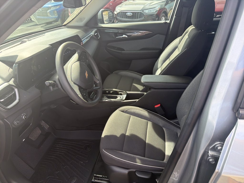 Used 2025 Gray Chevrolet LT image 13