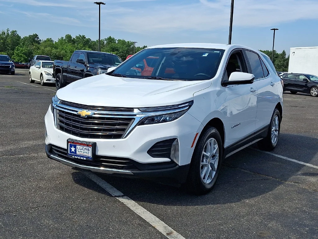 Used 2023 Summit White Chevrolet LT image 5