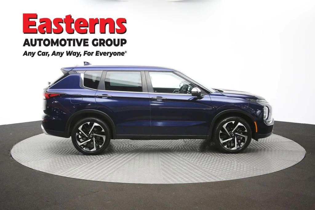 Used 2023 Blue Mitsubishi SE image 45