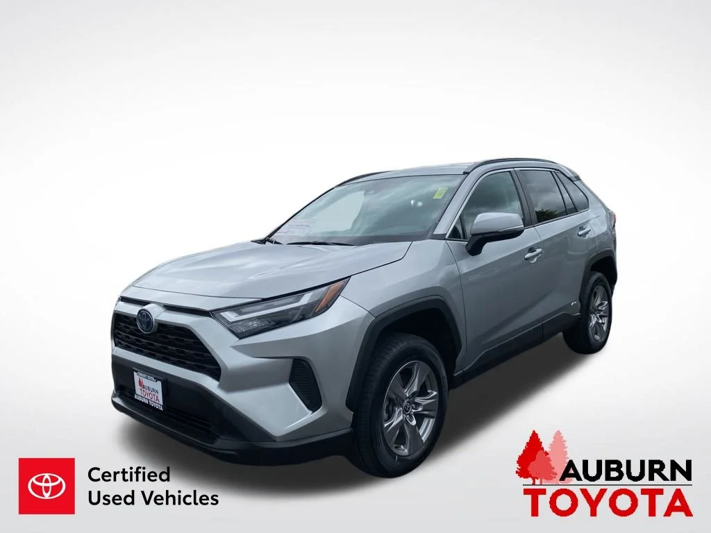Certified Used 2024 Silver Sky Metallic Toyota XLE image 4