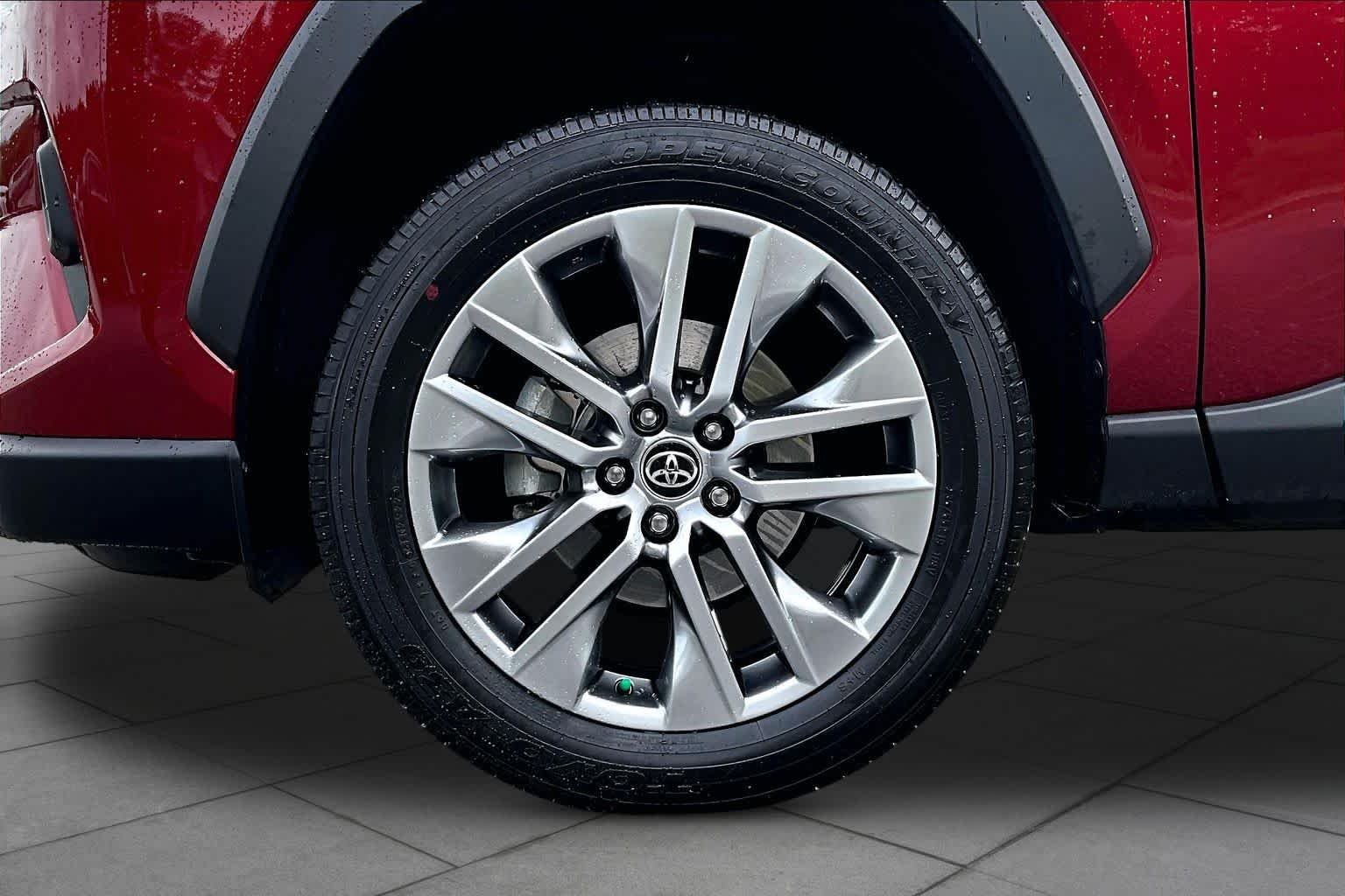 Used 2022 Ruby Flare Pearl Toyota XLE Premium image 10