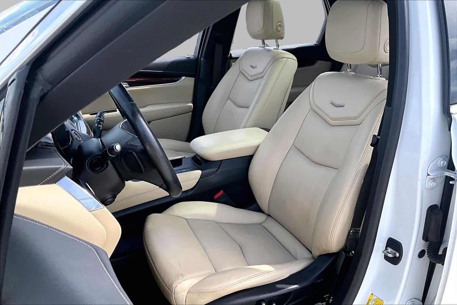 Pre-Owned 2019 Cadillac XT5 Luxury FWD