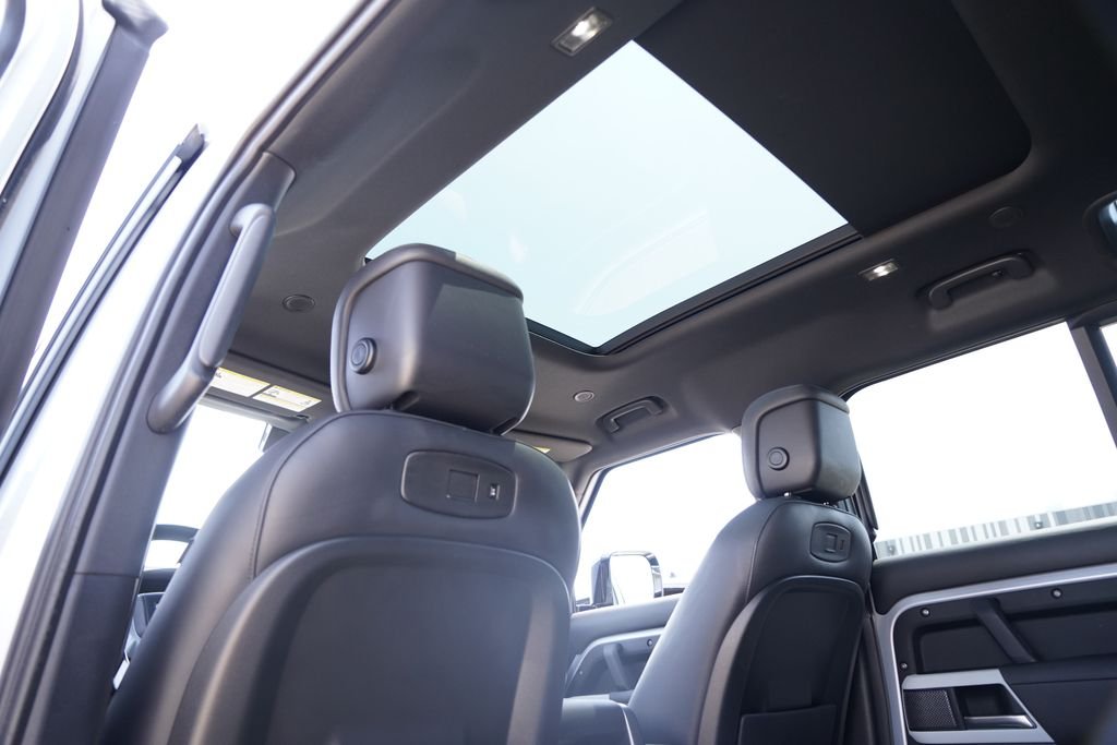 Used 2022 Silver Land Rover XS Edition image 28