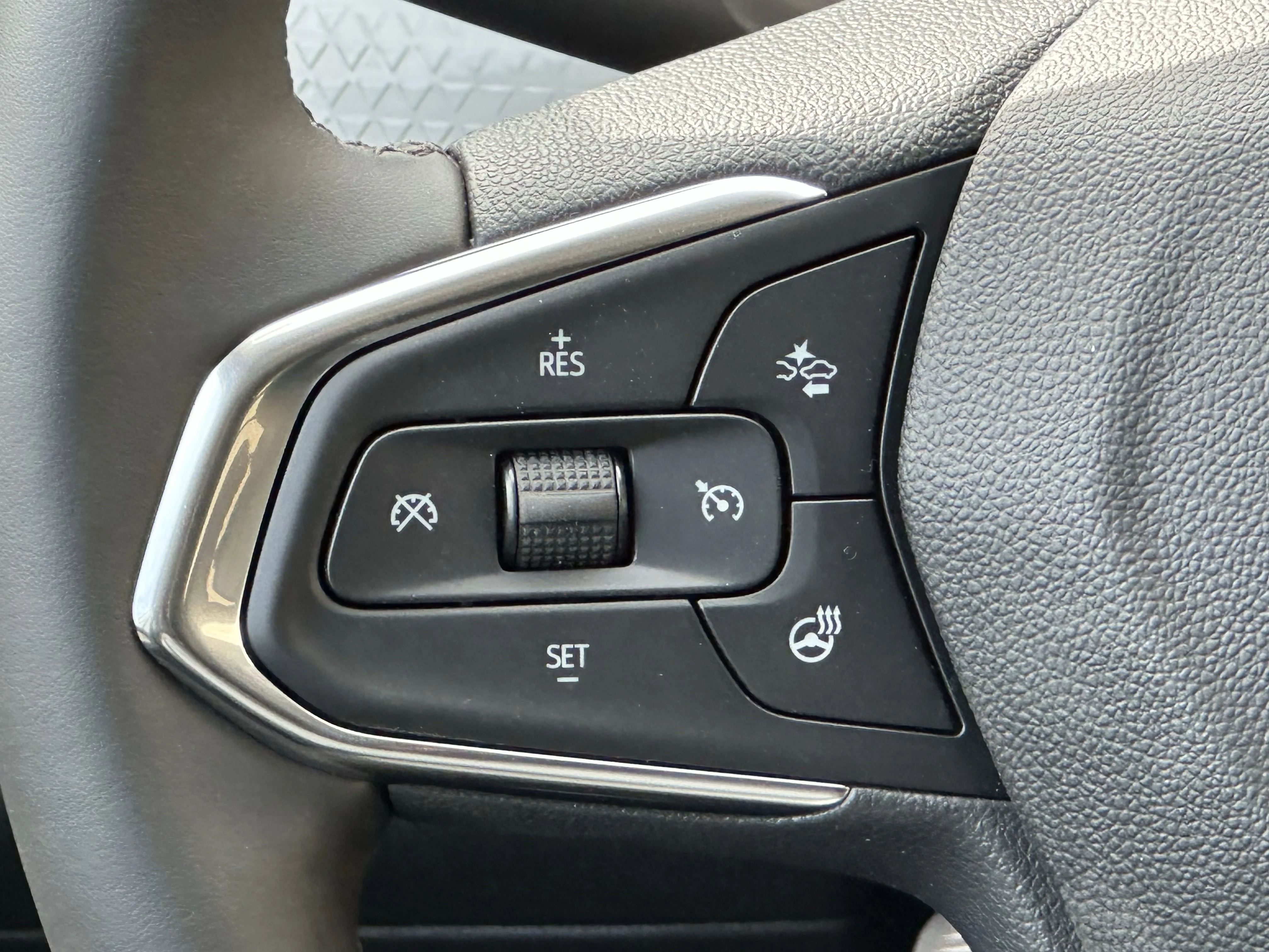 New 2026 Summit White Chevrolet LT image 12