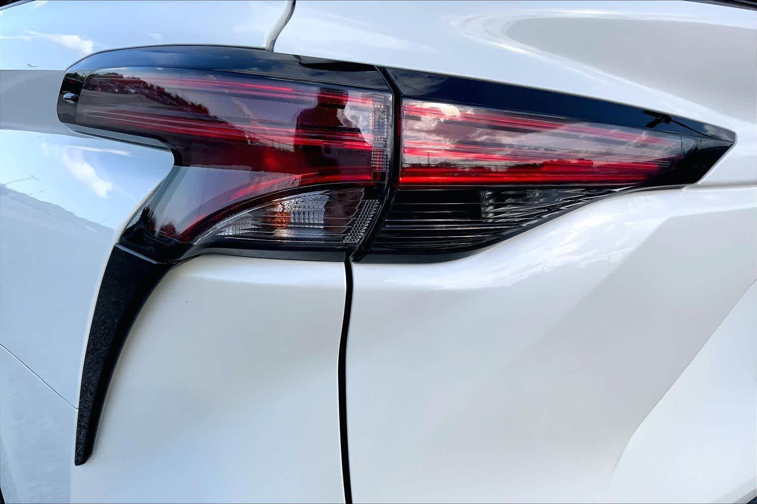 Used 2021 Blizzard Pearl Toyota XLE image 28