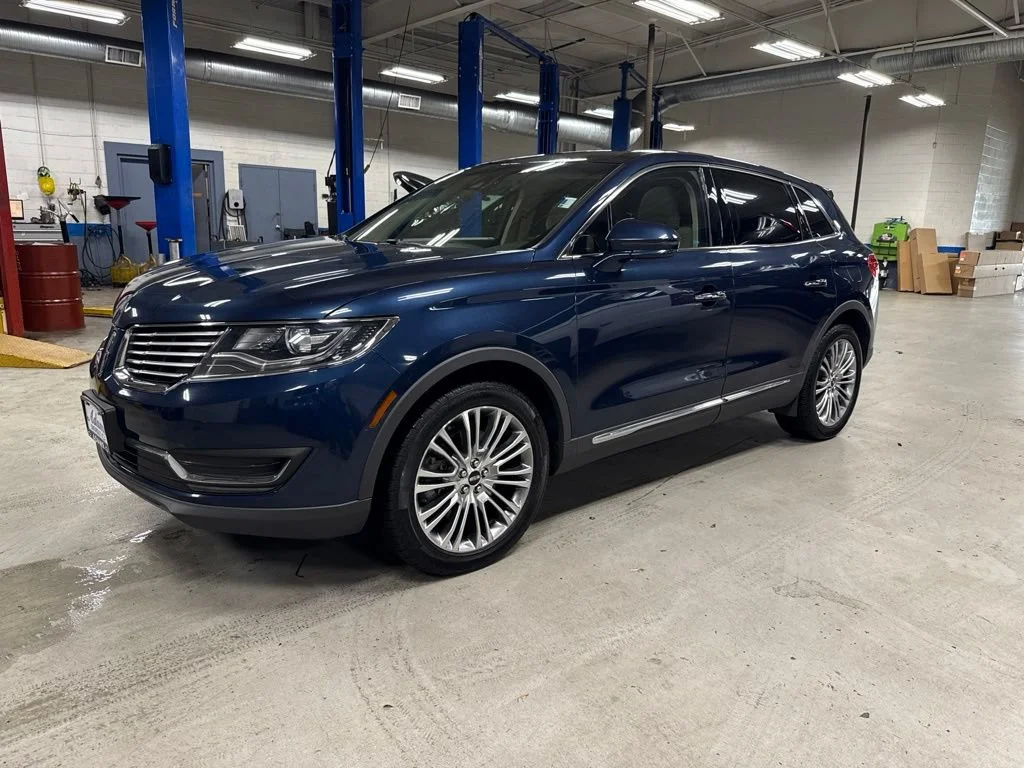 Used 2017 Blue Lincoln Reserve image 1