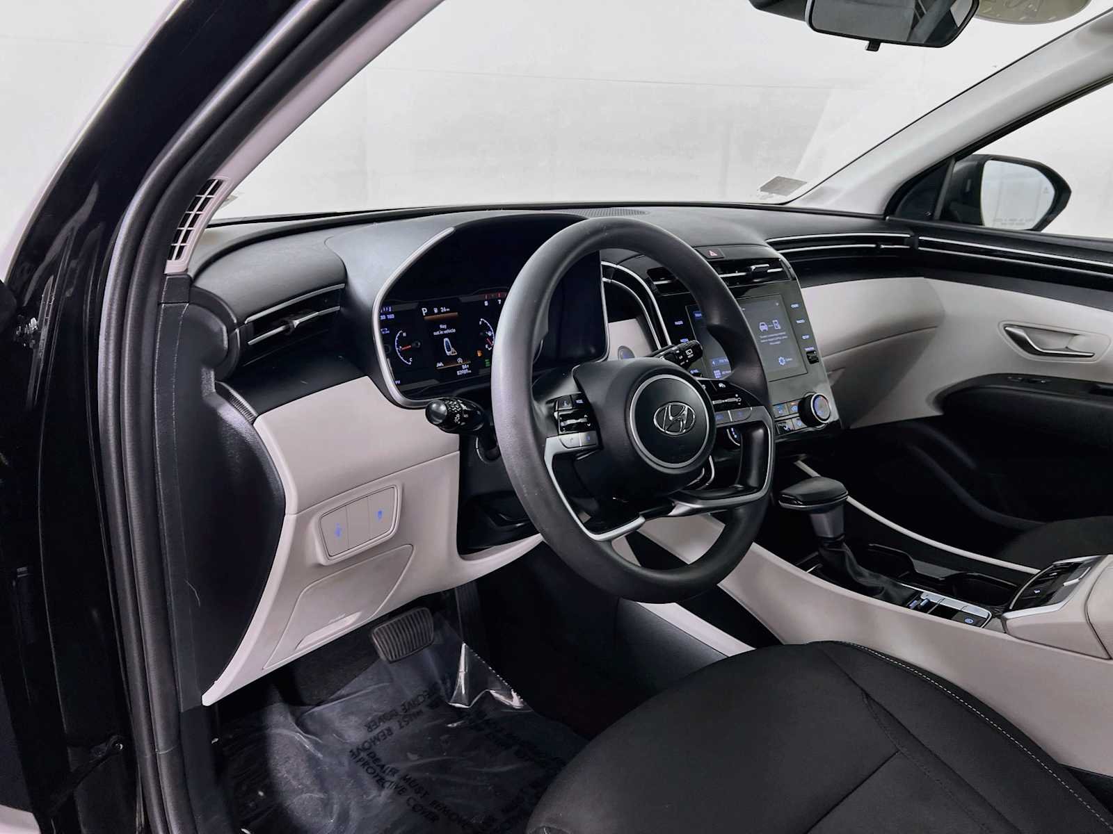 Used 2022 Phantom Black Hyundai SEL image 9