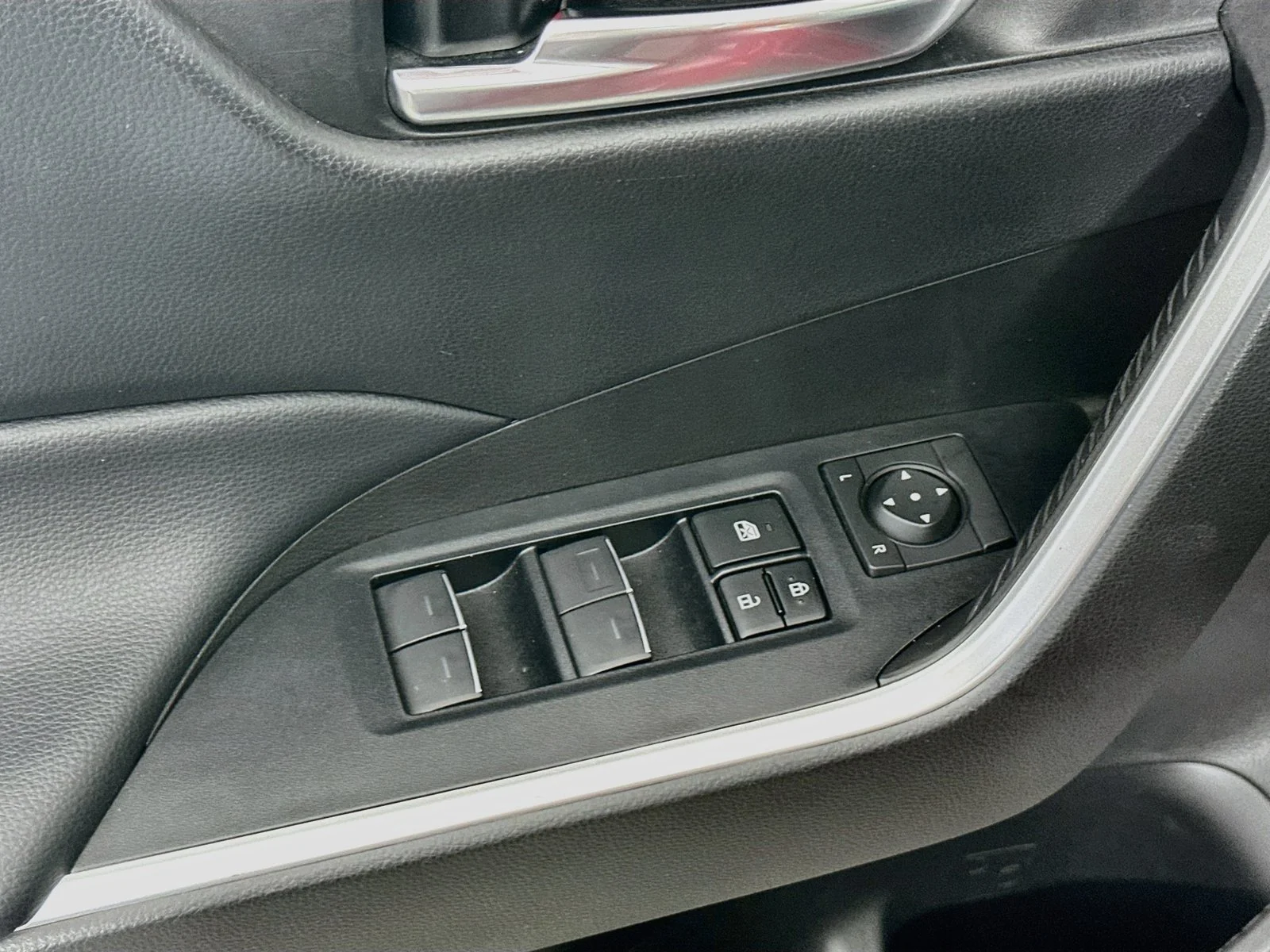 Used 2022 Red Toyota XLE image 18