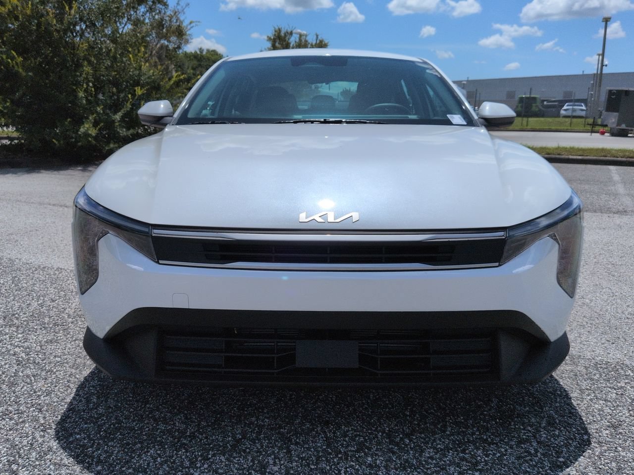 New 2026 Snow White Pearl Kia LX image 10
