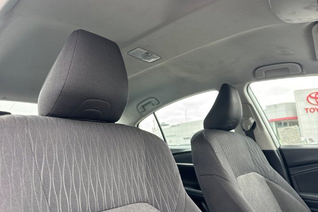 Used 2025 White Toyota LE image 18