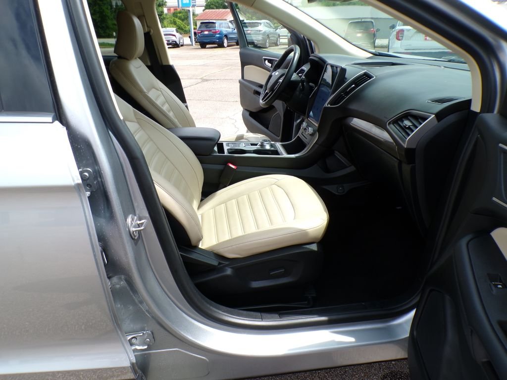Used 2024 Silver Metallic Ford SEL image 25
