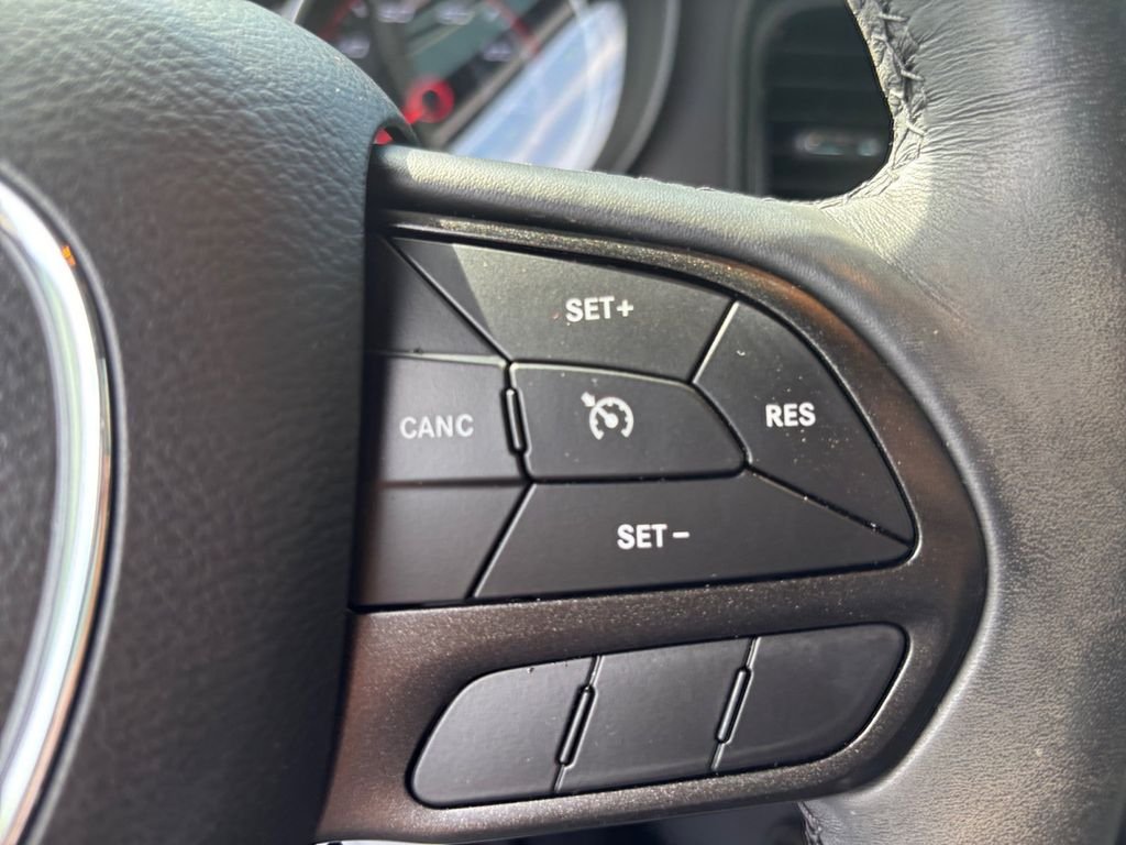 Used 2022 Gray Dodge SXT image 30