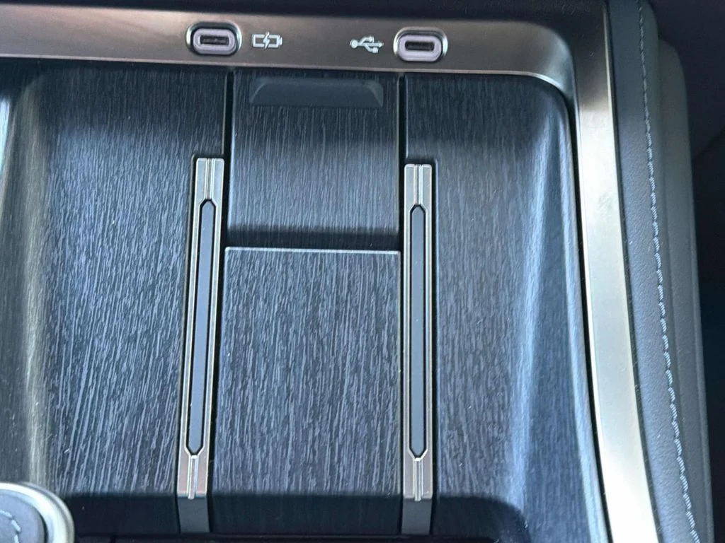 Used 2024 Incognito Lexus Premium+ image 25