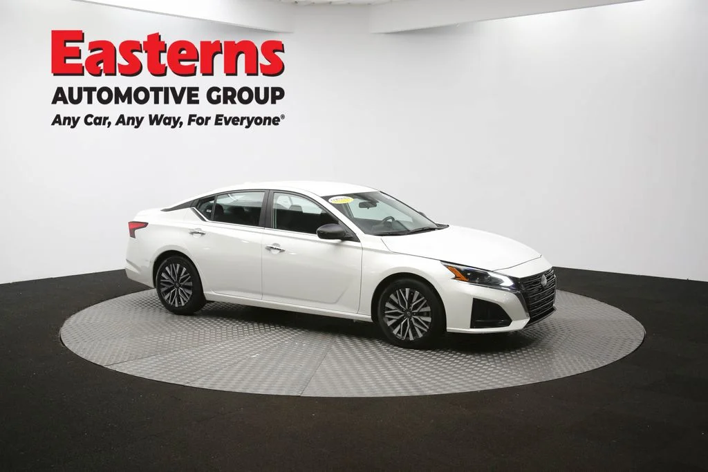 Used 2024 White Nissan 2.5 SV image 46