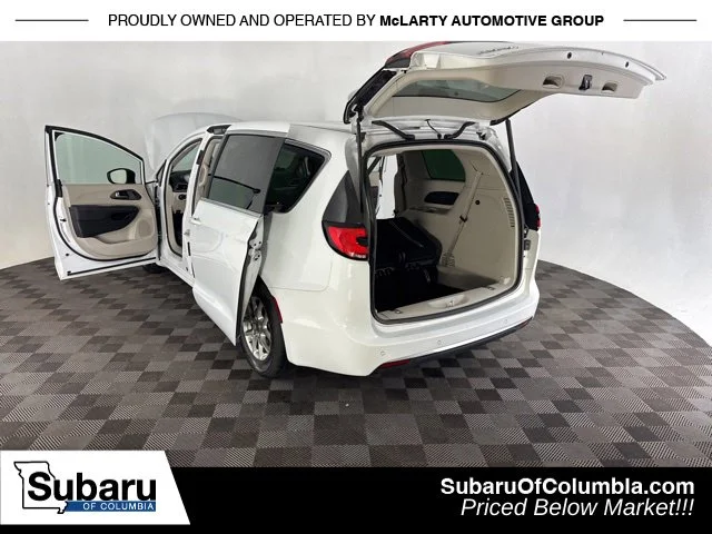 Used 2023 White Chrysler Touring L image 21