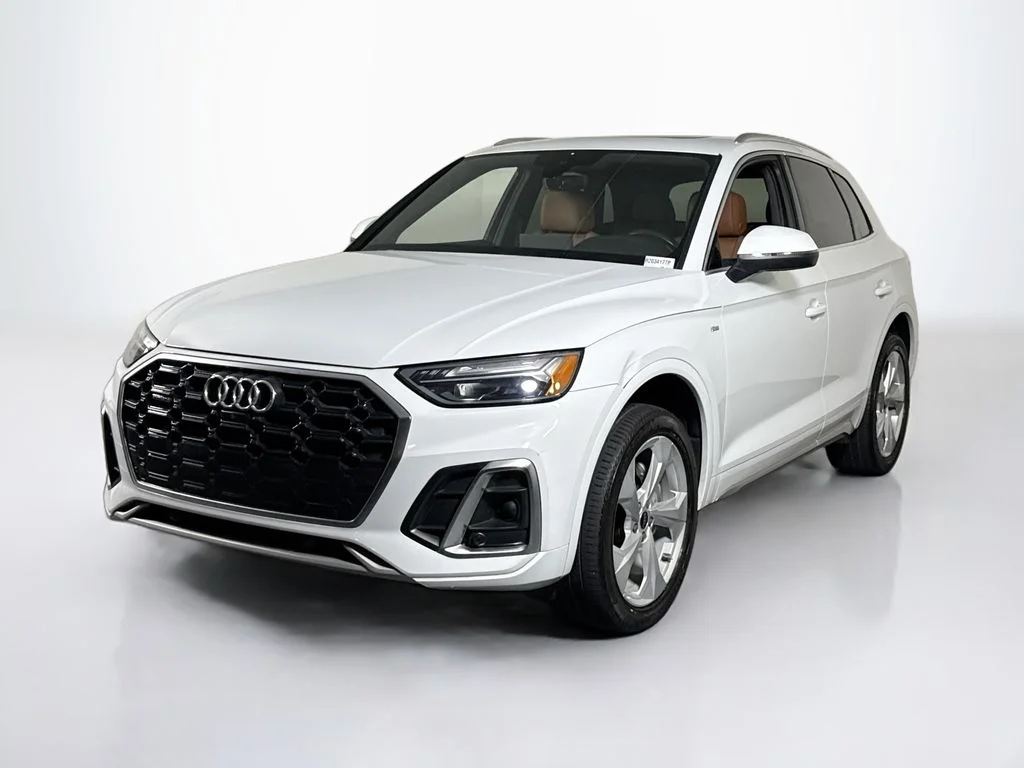 Used 2024 Glacier White Audi 45 S line Premium image 1
