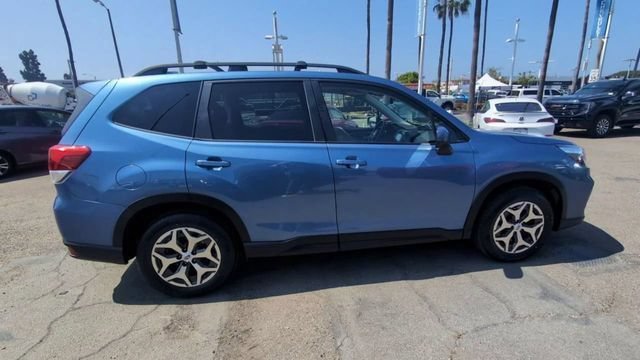 Used 2020 Blue Subaru Premium image 9