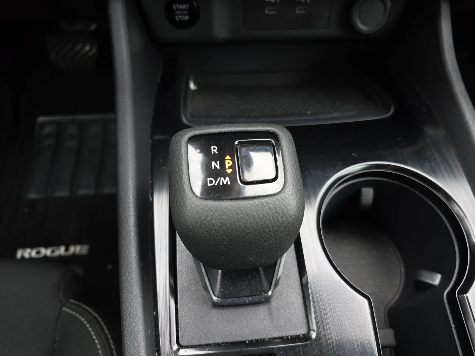 Used 2025 White Nissan S image 19