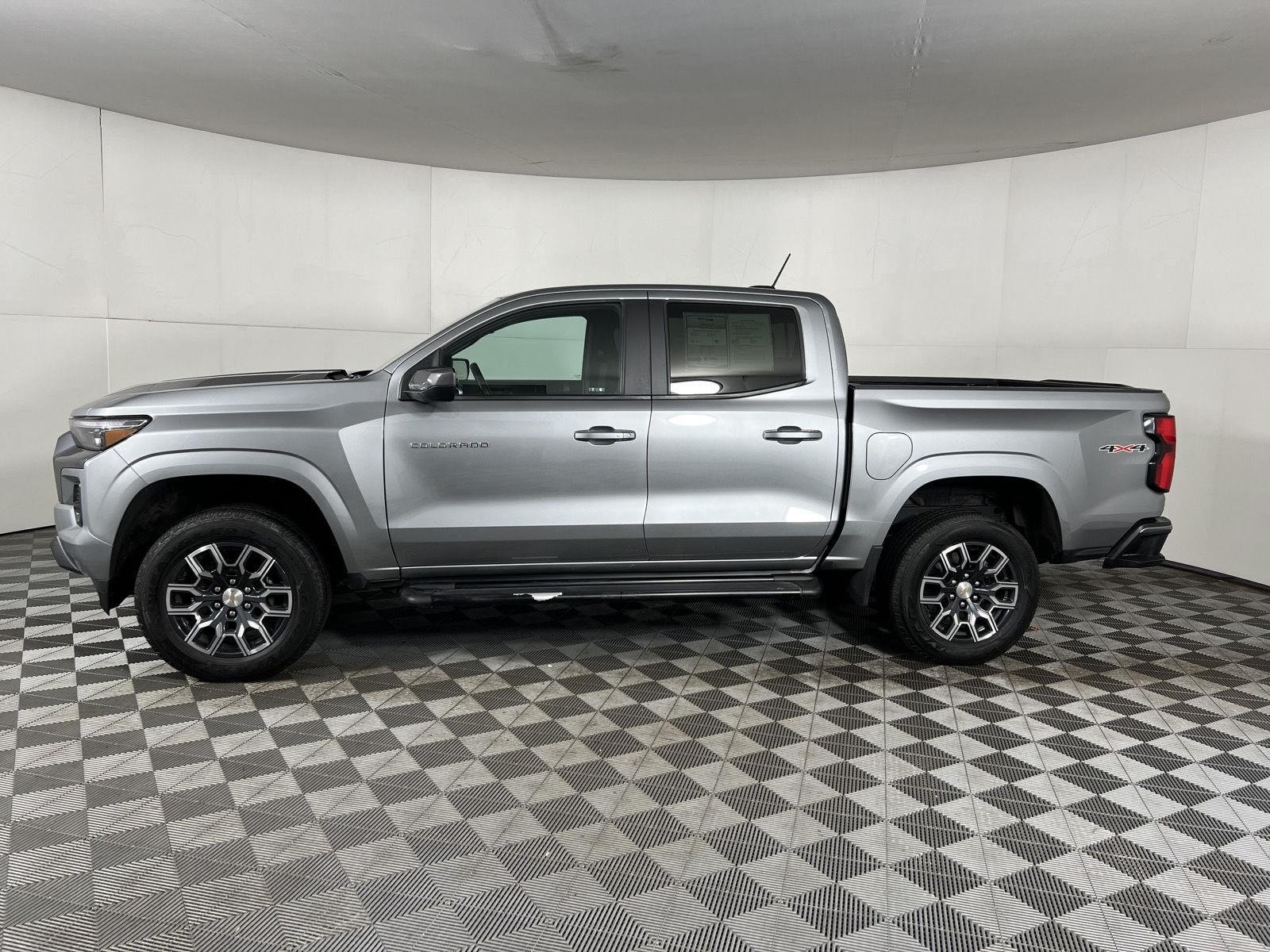 Used 2023 Sterling Gray Metallic Chevrolet 4WD LT image 17