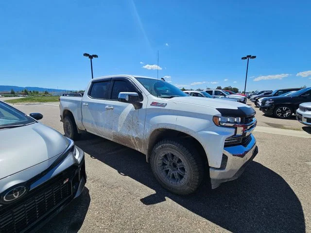 Used 2019 Summit White Chevrolet LT image 4