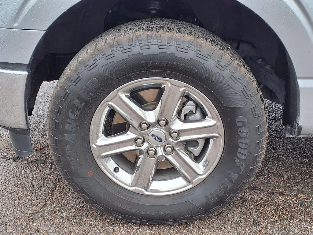 Used 2025 Silver Ford XLT image 22