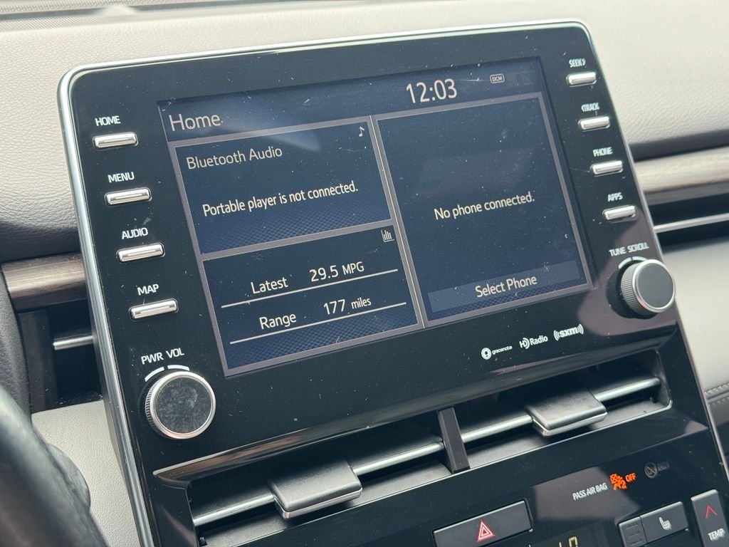 Used 2019 Beige Toyota XLE image 26