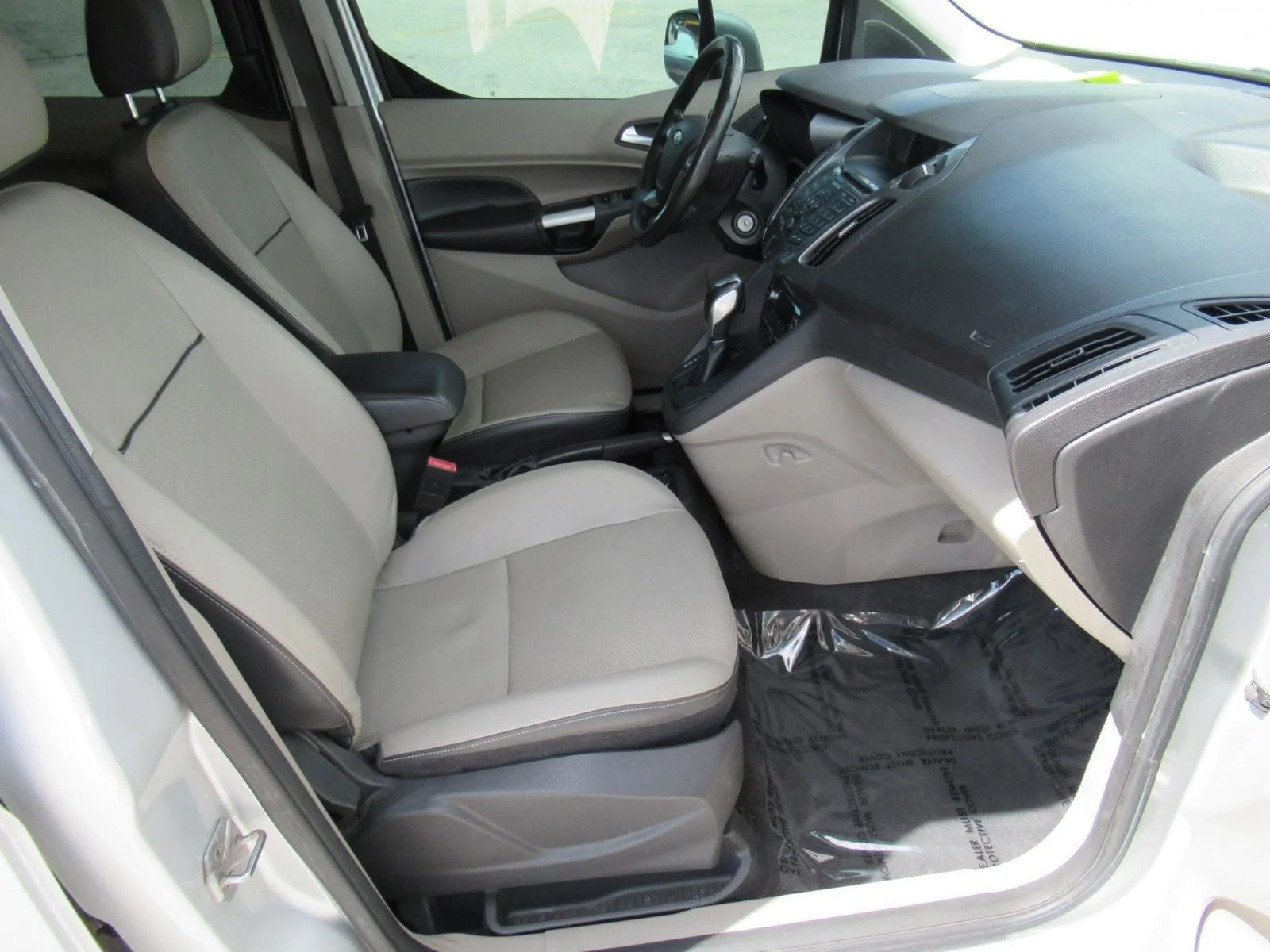 Used 2016  Ford Titanium image 10