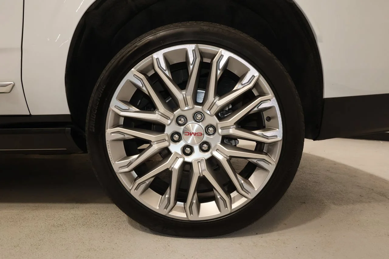 Used 2026 Glacier White Tricoat GMC Denali image 40