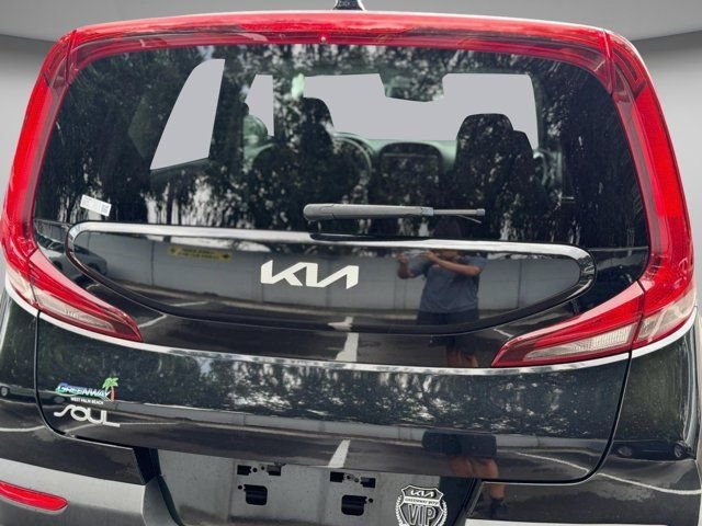 Used 2022 Black Kia LX image 46